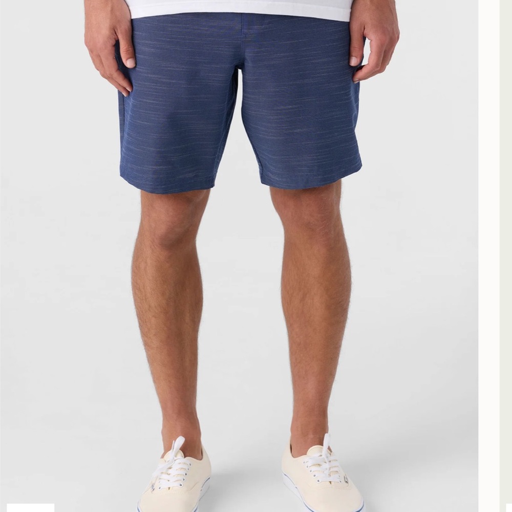 Voyager Men's Shorts in navy size M